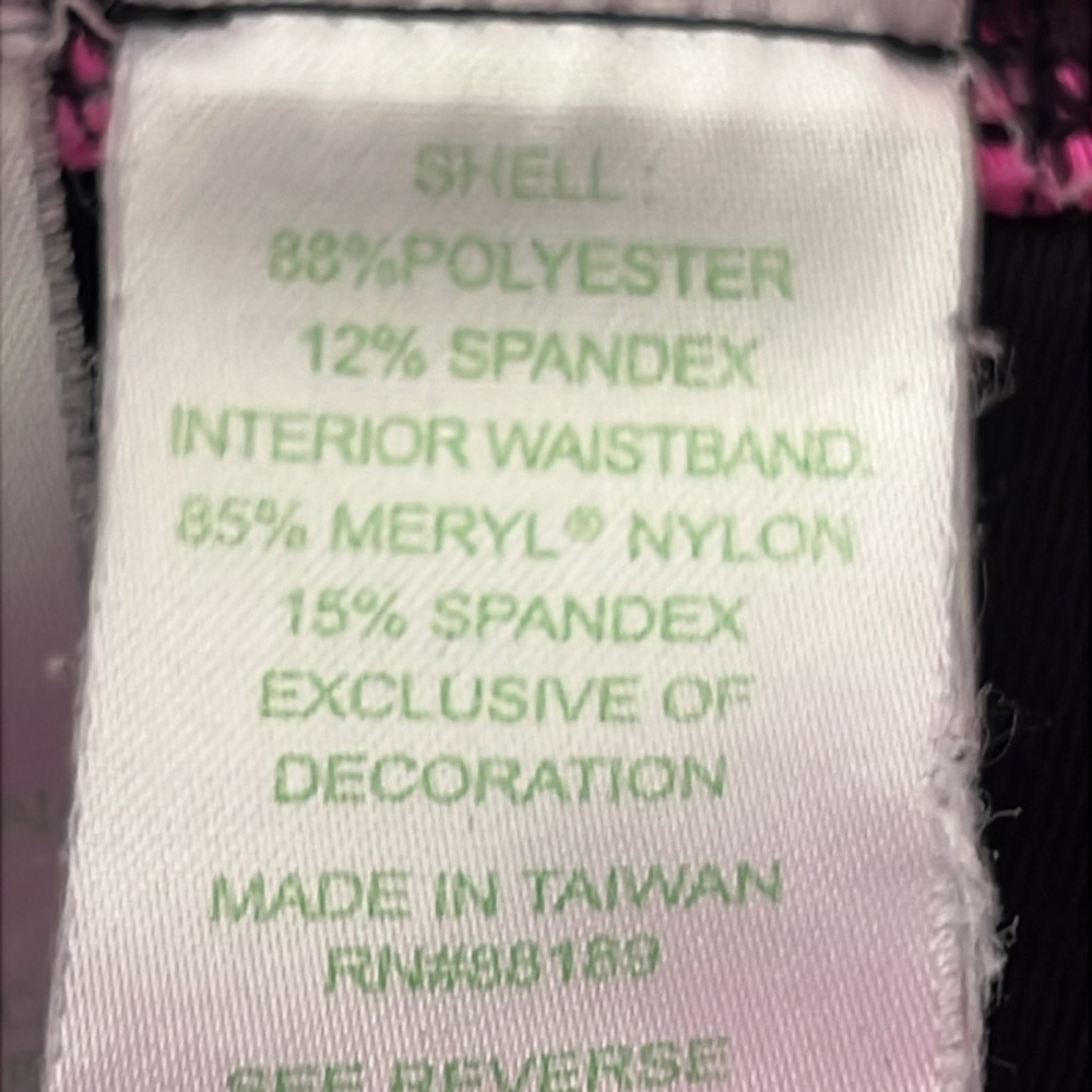 Lilly Pulitzer Luxletic Weekender High Rise
Leggings Onyx Size Small - Picture 8 of 12